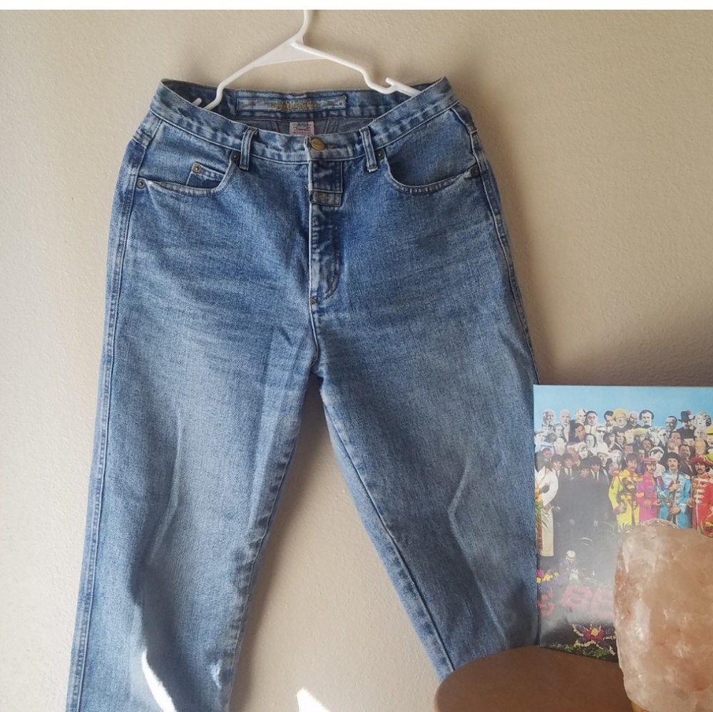 Size 11/12 high waisted jeans.